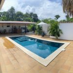REMIRE-MONTJOLY Ensemble immobilier : 2 maisons jumelées avec piscines